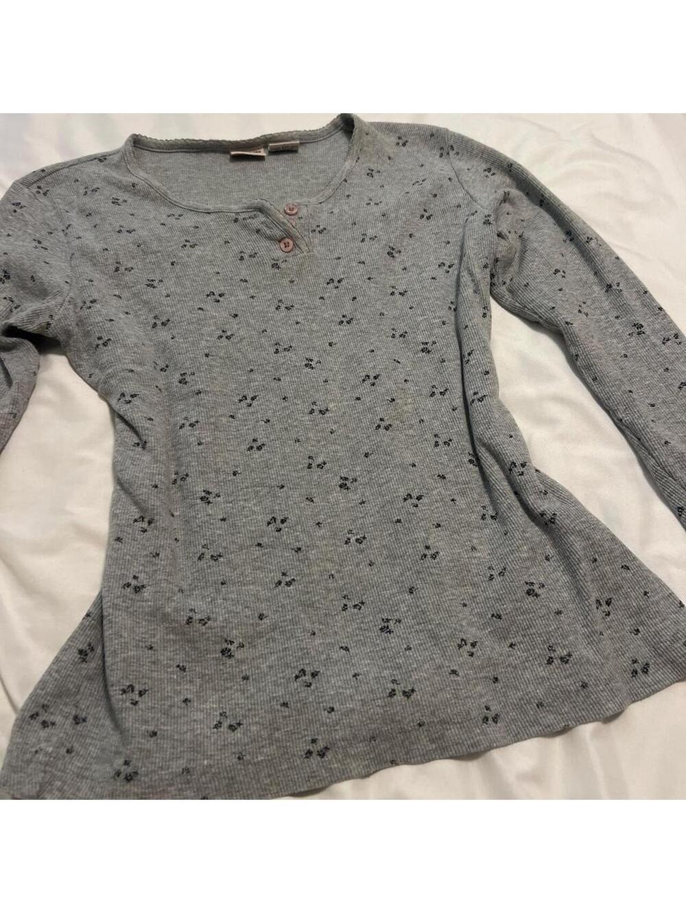 Faded Glory Women's Grey Shirt - Picture 2 of 4